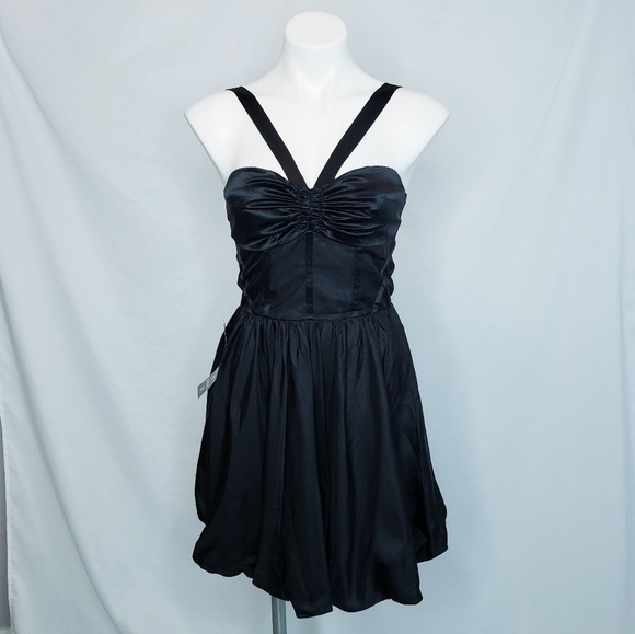 *Last Chance* NWT Bebe Sleeveless Bubble Hem Cocktail Party Dress Black - Picture 1 of 13